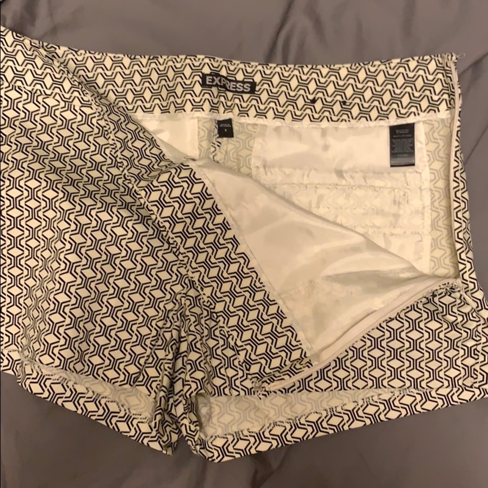 Express Patterned Shorts - image 4
